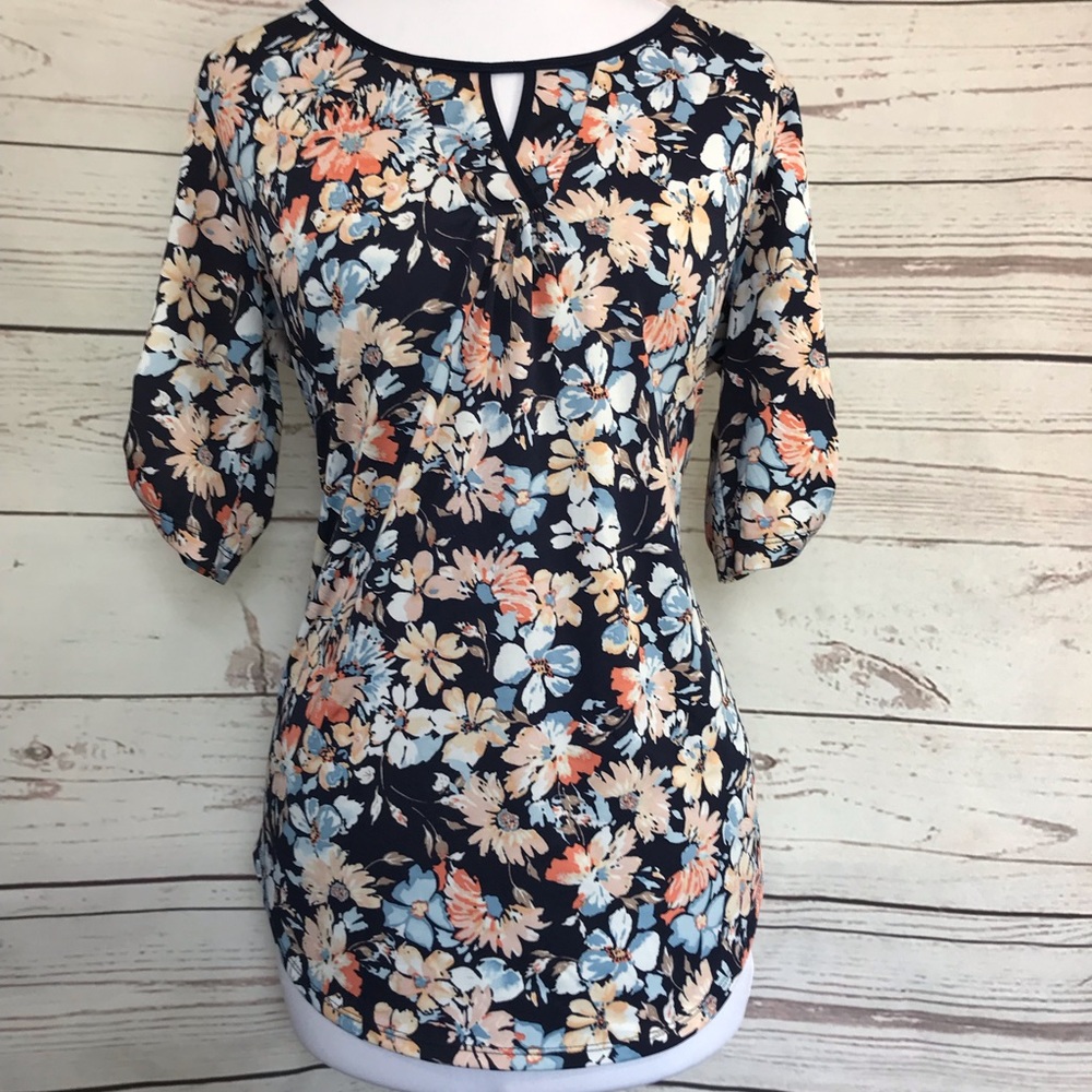 PerSeption Concept Floral Pattern Blue trim Medium